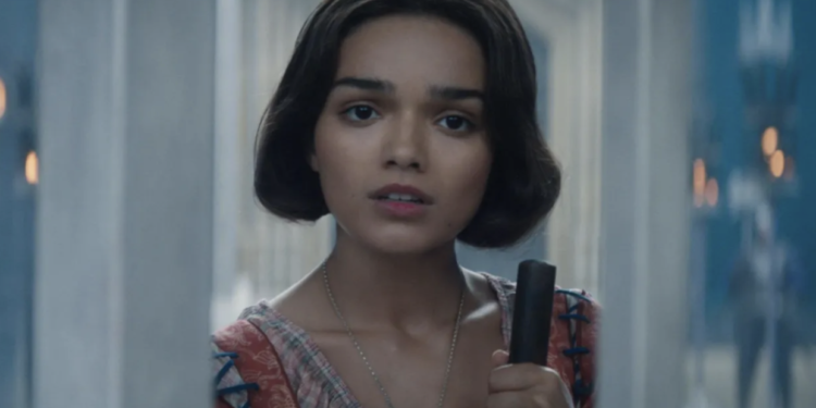 'Snow White,' 'War Of The Worlds' top Razzies