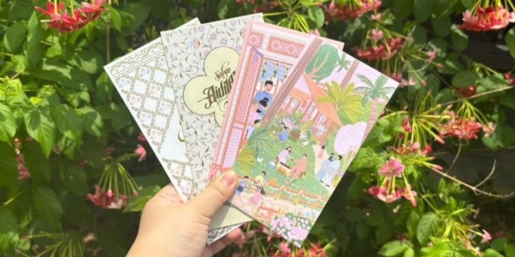 To save or splurge? Young Malaysians share what they do with their duit raya