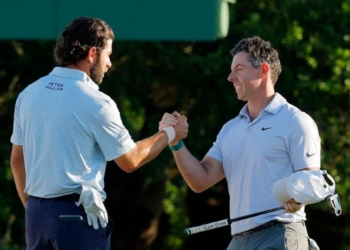 McIlroy and Young hold steady as Masters chasers strike early