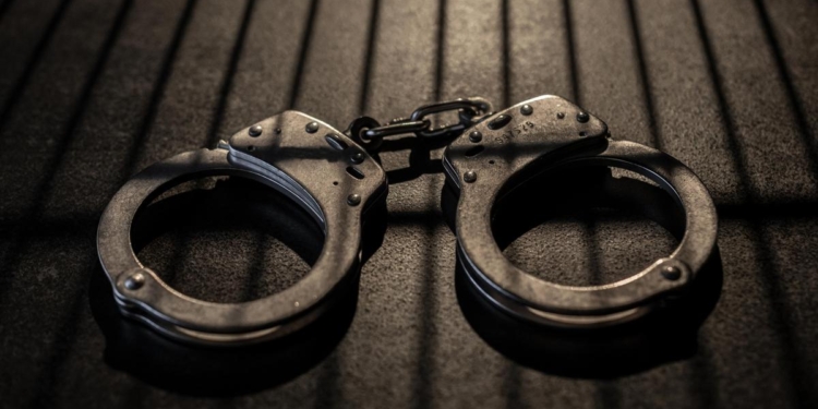 Fake call centre duping buyers of weight-loss products busted, 11 arrested