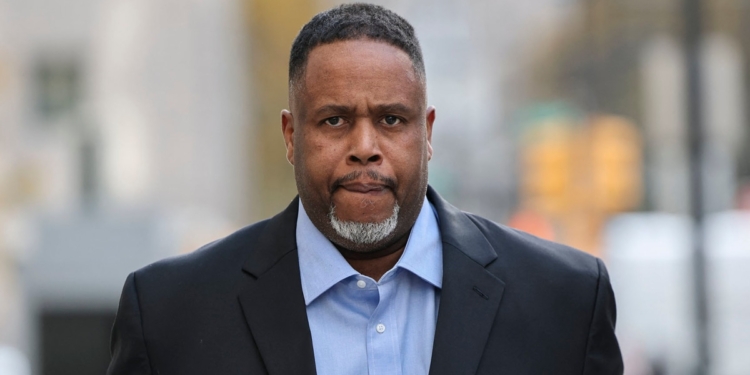 Former NBA player and coach Damon Jones pleads guilty to selling gamblers inside information