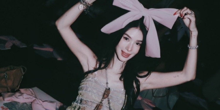 Heart Evangelista stuns in street style at Shanghai Fashion Week