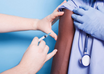 Here's How Many Doctors and Nurses Are Getting Flu or COVID Shots