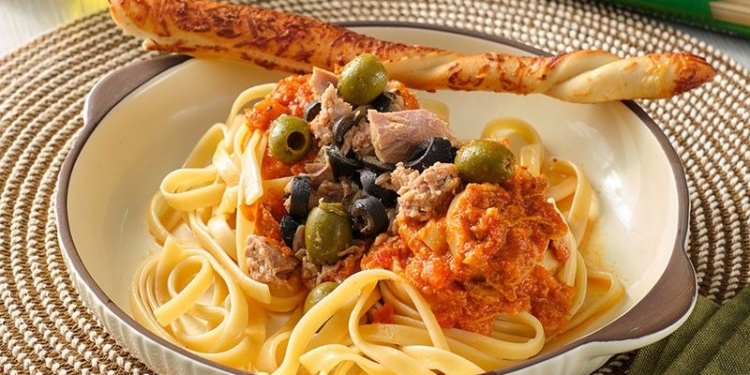 How to enjoy Italian breadsticks Grissini