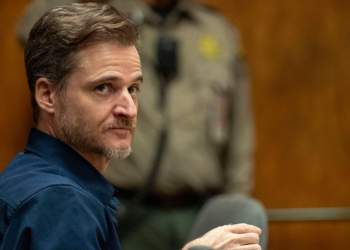 Jurors Deciding Whether Doctor Tried to Kill His Wife During a Hike in Hawaii