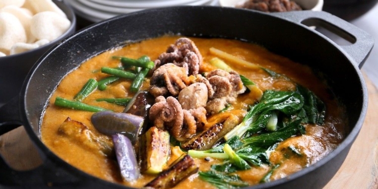 Lenten recipe: Kare-Kareng Gulay with Crispy Calamares