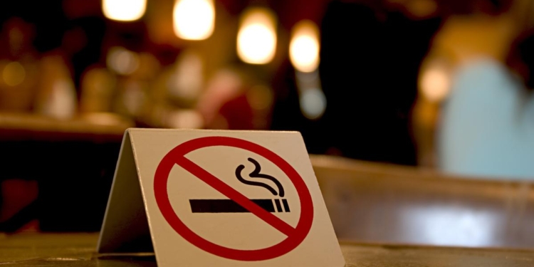 U.K. agrees ban on cigarette sales for people born after 2008