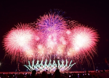 United Kingdom wins 13th Pyromusical at SM Mall of Asia