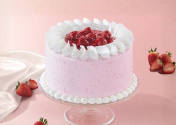We let real moms judge this new Mother&acirc;s Day strawberry cake