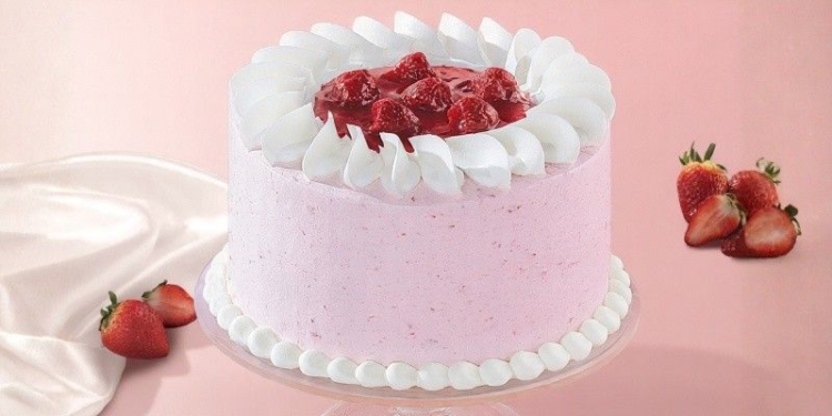 We let real moms judge this new Mother&acirc;s Day strawberry cake