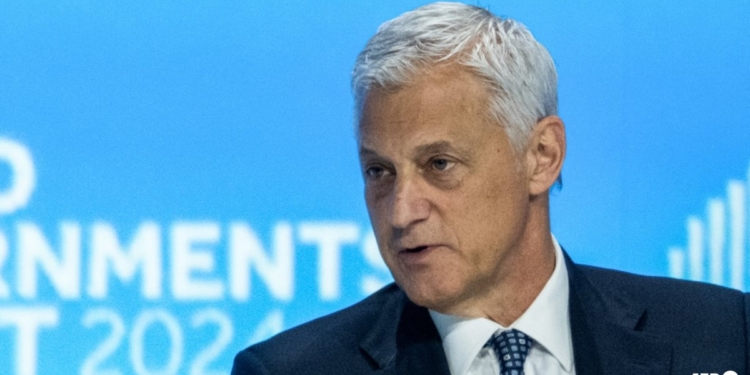 StanChart CEO seeks to reassure staff over 'lower value human capital' comment