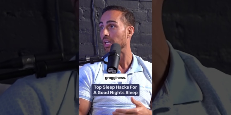 Top Sleep Hacks For A Good Nights Sleep And What To Avoid! #insomnia #sleep #sleeptips
