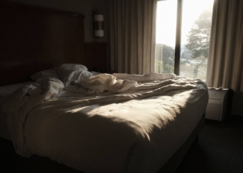 A gentle guide for bed rotters: The art of bed lounging