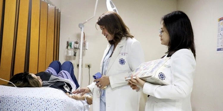 A life&acirc;s work in women&acirc;s health: Dr.&Acirc;&nbsp;Nelly Quintin-Dela Cruz&Acirc;&nbsp;beyond the delivery room of Manila Doctors Hospital