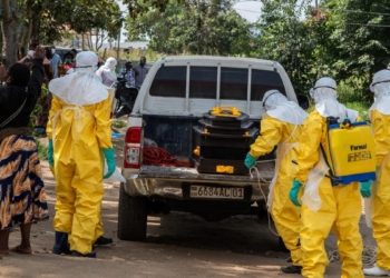 Canada imposes Ebola-related travel ban, Bahamas to increase screening