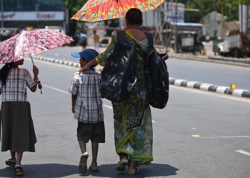Children stay away from play as city reels under heat