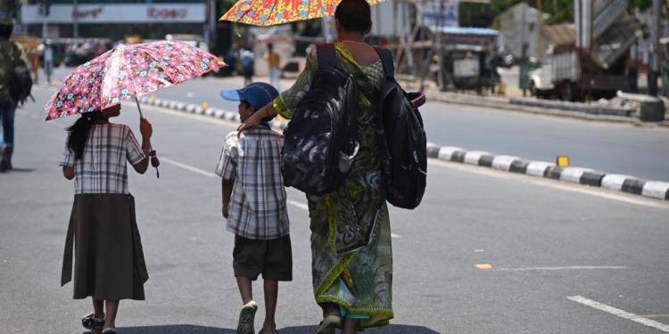 Children stay away from play as city reels under heat