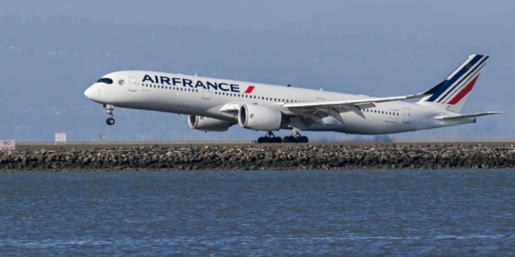 Detroit-bound flight diverted to Canada after Congolese passenger boarded ‘in error’ amid Ebola outbreak