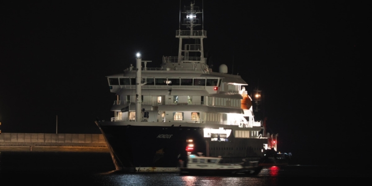 Hantavirus-stricken cruise ship arrives in Tenerife