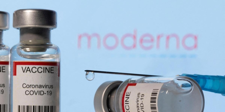 Moderna's mRNA flu vaccine outperforms standard shot in late-stage trial