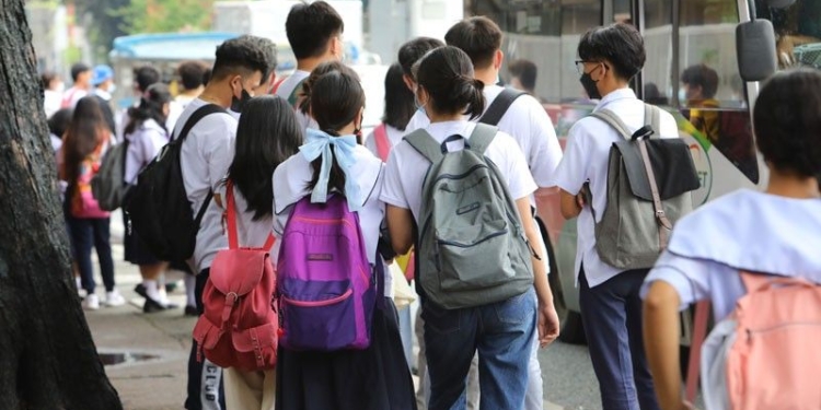 New DepEd helpline allows students to call mental health counselors