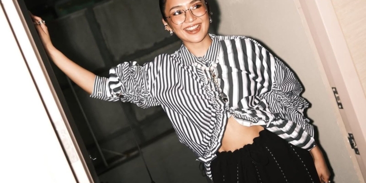 'Okay naman': Kathryn Bernardo briefly hints at romantic status