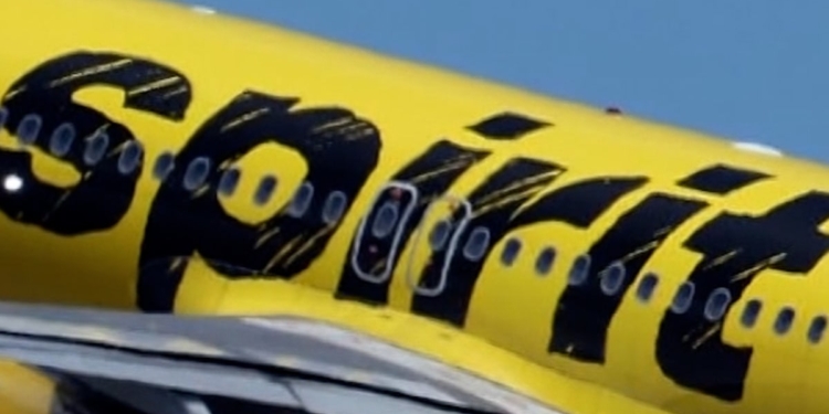 Passengers learn of Spirit's shutdown at the airport