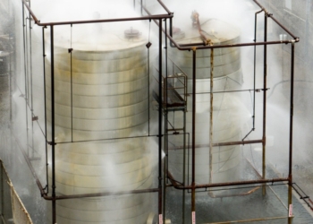 Potential crack on California toxic chemical tank could be easing pressure as officials race to prevent explosion
