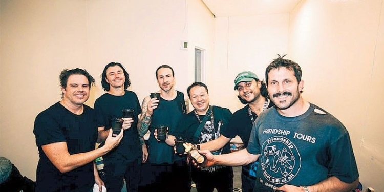 Saosin still has it:A packed, roraring night at Skydome