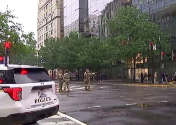 Secret Service kill man who opened fire outside of White House
