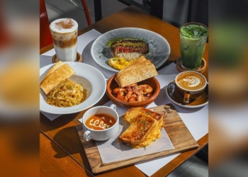 Southies, take note! Dine in at Hai Chix & Steaks, get free drink at Cooperâs Westgate