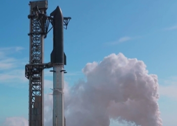 SpaceX plans for a record-breaking IPO