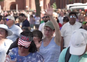 Thousands attend prayer rally in Washington