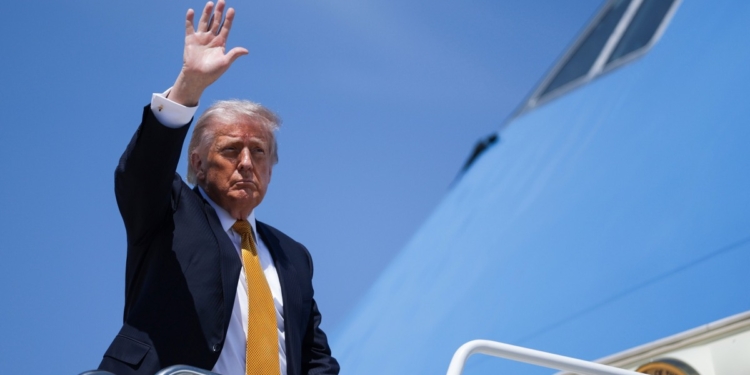 Trade, Taiwan and Iran cast shadows on Trump’s China summit with Xi