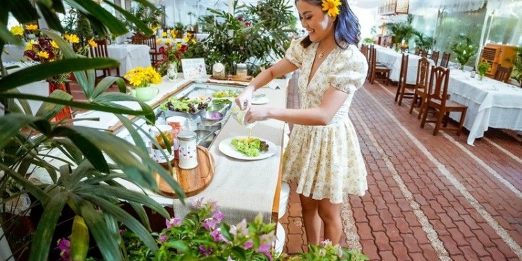 Where to take Mom this Motherâs Day? Here are some thoughtful picks
