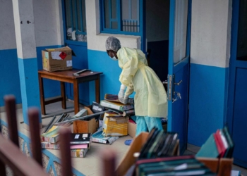 Why has the WHO declared a PHEIC over the Ebola outbreak in Africa ?