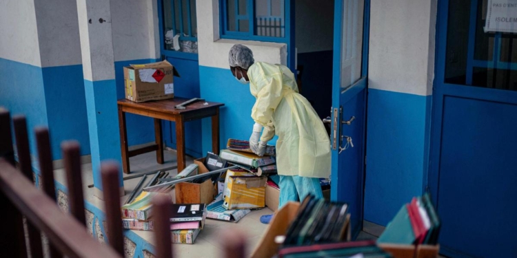 Why has the WHO declared a PHEIC over the Ebola outbreak in Africa ?